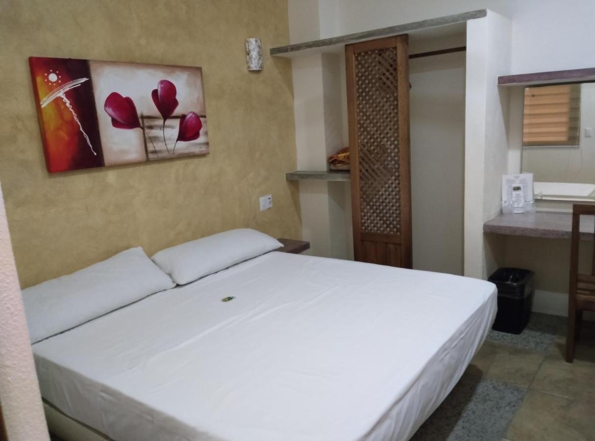 Hotel Puerta Del Sol Барра-де-Навидад Экстерьер фото