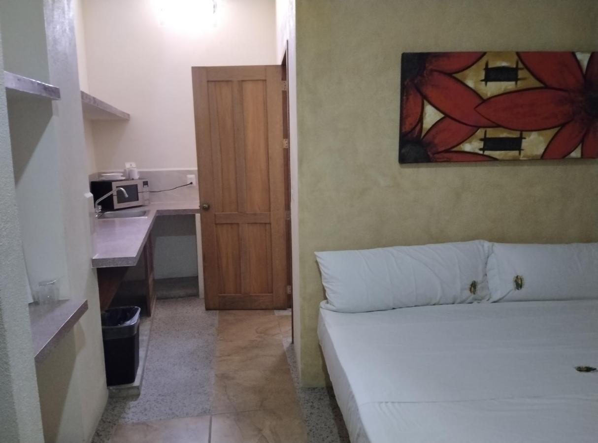 Hotel Puerta Del Sol Барра-де-Навидад Экстерьер фото